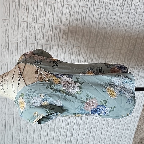 Maurices Floral Blouse - Picture 2 of 2